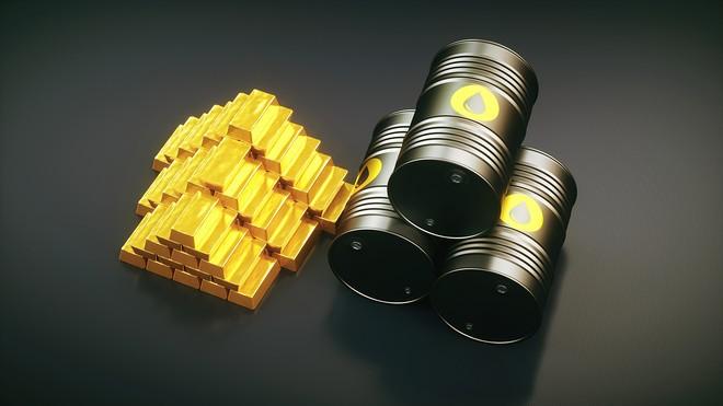 قیمت طلا و نفت چند؟